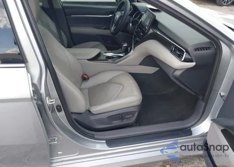 2022 Toyota Camry Xle Hybrid z USA, uszkodzony, nr VIN 4T1F31AK0NU584659